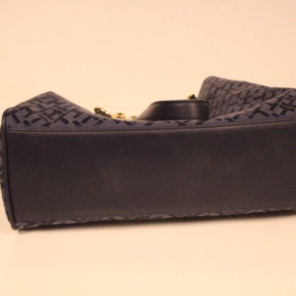 Tommy Hilfiger Logo Tote Bag - Picture 4 of 12